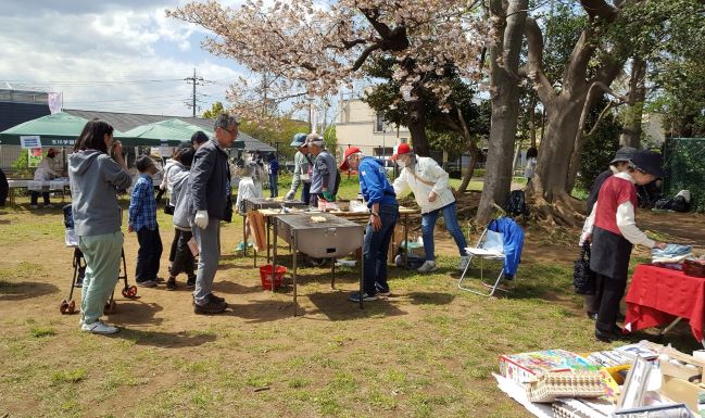 花をめぐって焼き団子1